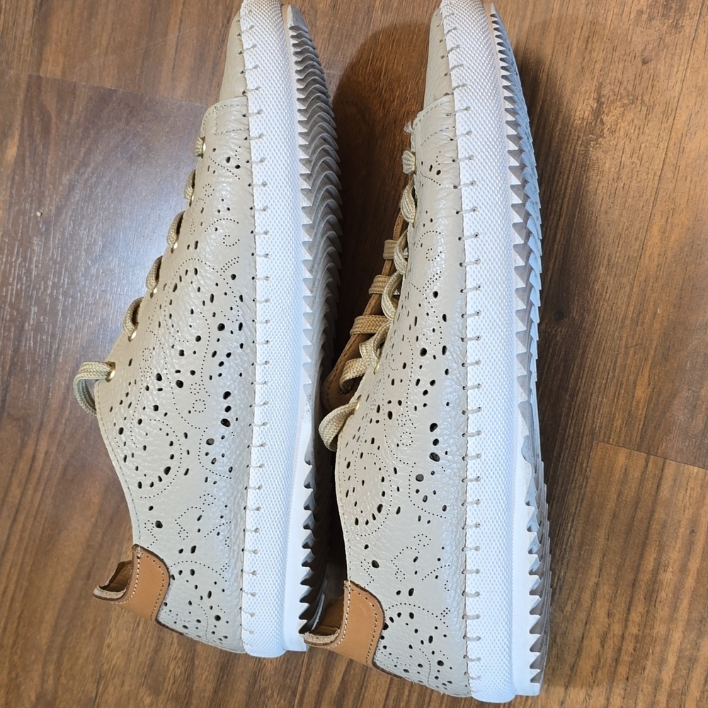 Weinbrenner Beige Casual Sneakers - Picture 4 of 10